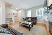 18043 70 AVENUE - thumbnail 4