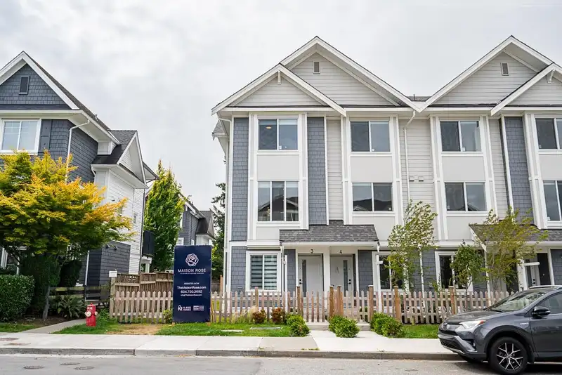3 2525 156 STREET - photo 1 of 1