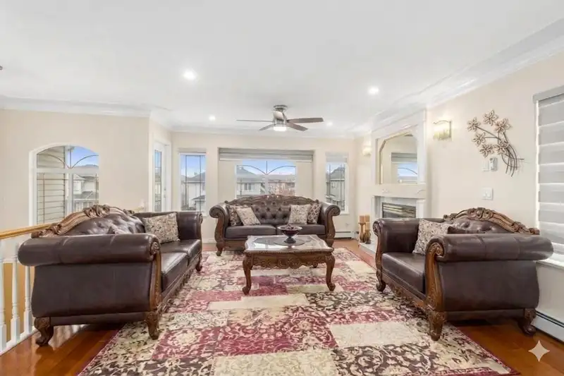 3545 VIEWMOUNT PLACE - photo 3 of 35