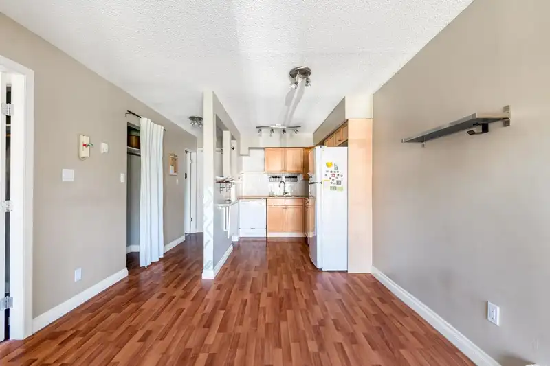 201 36 E 14TH AVENUE - photo 3 of 24