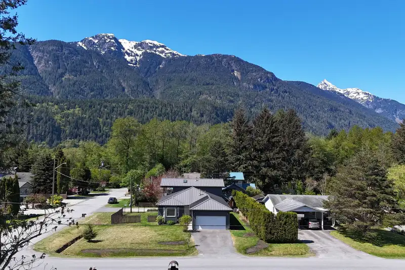 41613 COTTONWOOD ROAD - photo 1 of 38