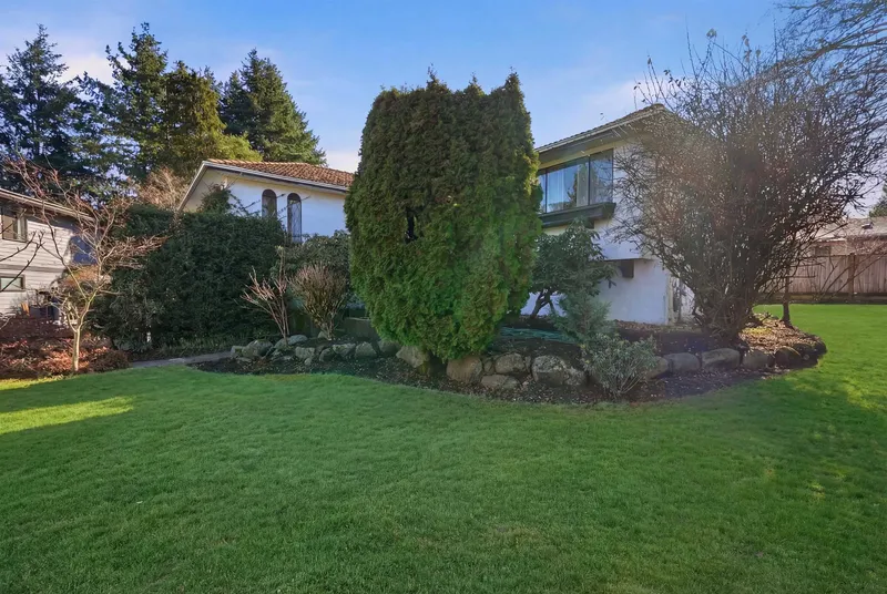 8841 DELMONTE CRESCENT - photo 2 of 25