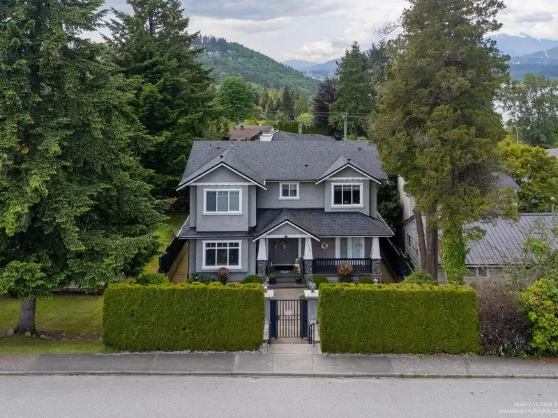 7227 BARNET ROAD - photo 2 of 40