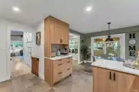 5068 7B AVENUE - thumbnail 10