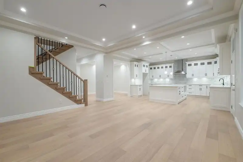 1342 FRANCIS CRESCENT - photo 3 of 40