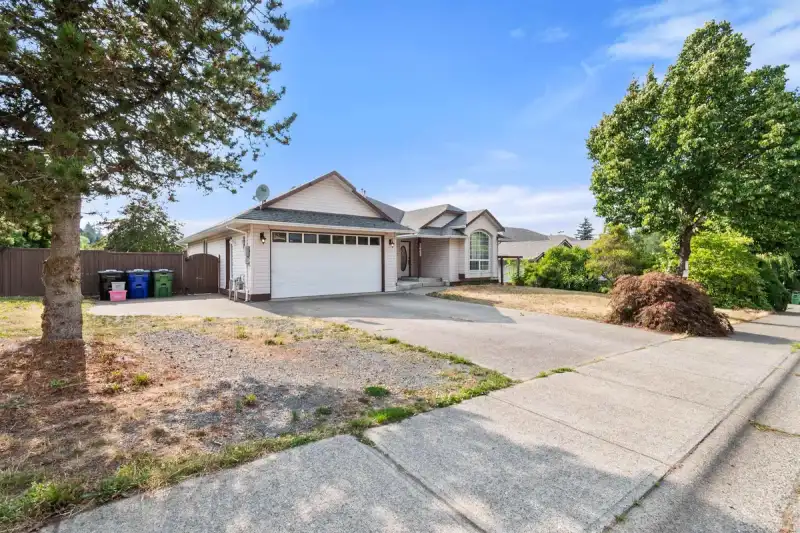 5669 STONEHAVEN STREET - photo 1 of 39