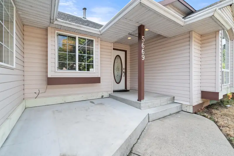 5669 STONEHAVEN STREET - photo 2 of 39