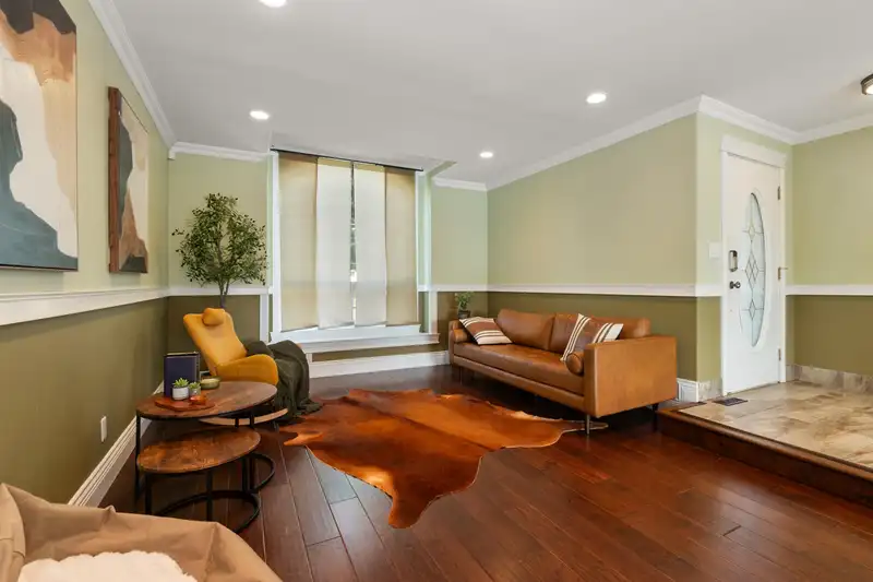 5669 STONEHAVEN STREET - photo 4 of 39