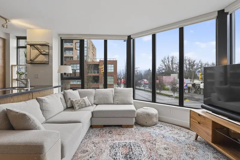 207 3228 TUPPER STREET - photo 2 of 25