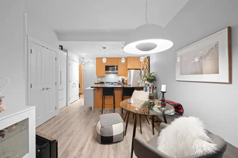 214 2970 KING GEORGE BOULEVARD - photo 4 of 21