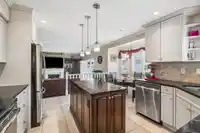 8536 142A STREET - thumbnail 11