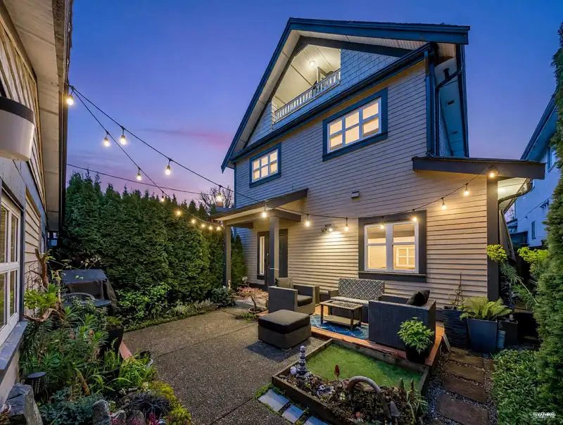 723 E 12TH AVENUE - photo 1 of 39