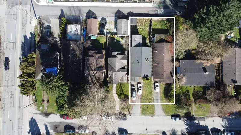 1536 BOND STREET - photo 3 of 4
