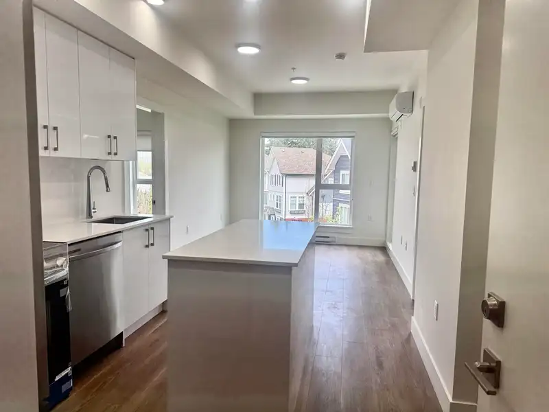 303 15739 FRASER HIGHWAY - photo 4 of 10