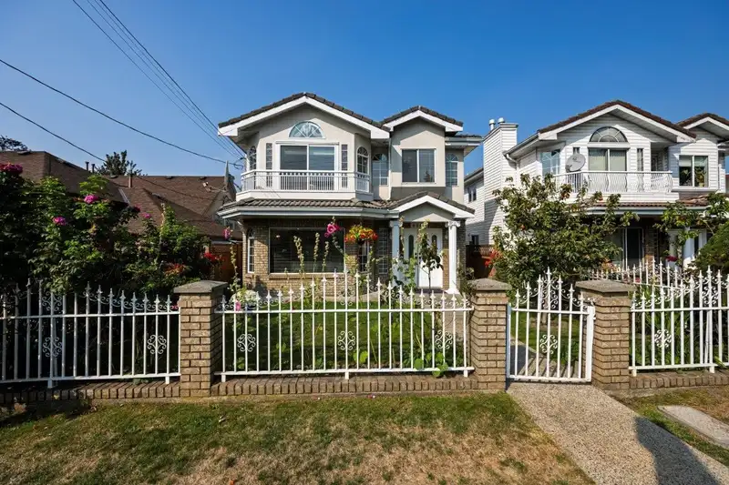 6865 SPERLING AVENUE - photo 2 of 38