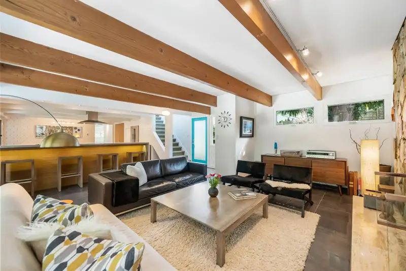 4909 8A AVENUE - photo 4 of 40