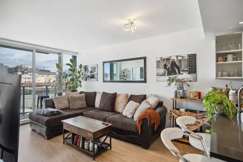 557 955 E HASTINGS STREET - photo 4 of 17