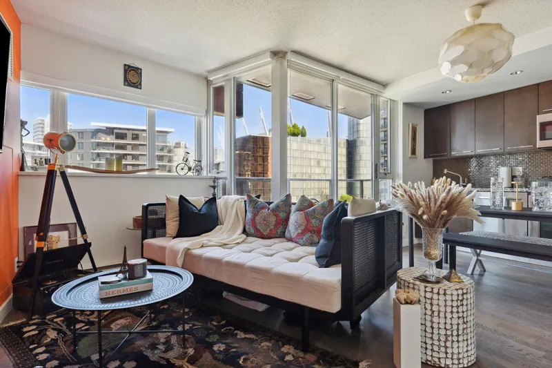 1701 918 COOPERAGE WAY - photo 2 of 25