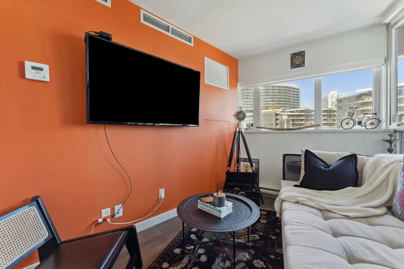 1701 918 COOPERAGE WAY - photo 4 of 25