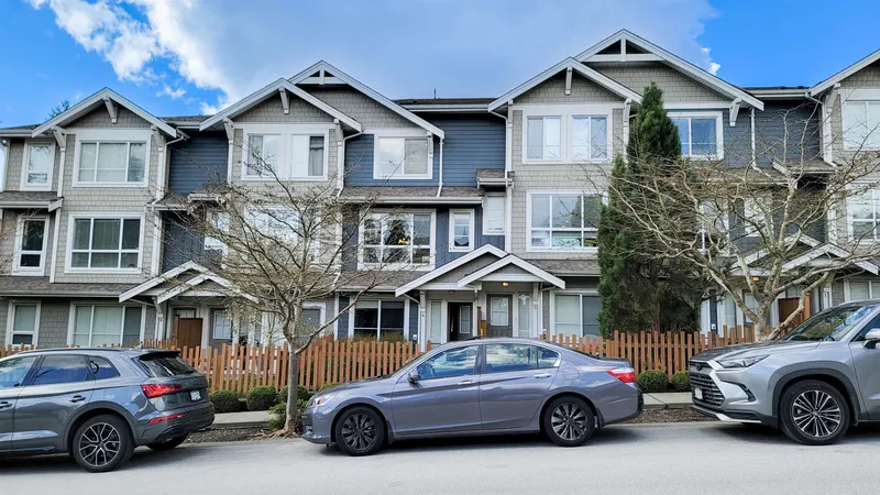 4 7059 210 STREET - photo 2 of 25