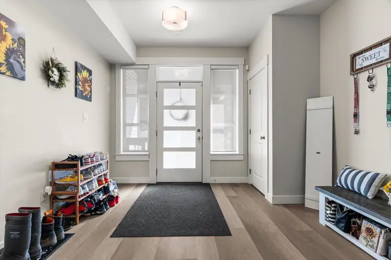65511 SKYLARK LANE - photo 4 of 40