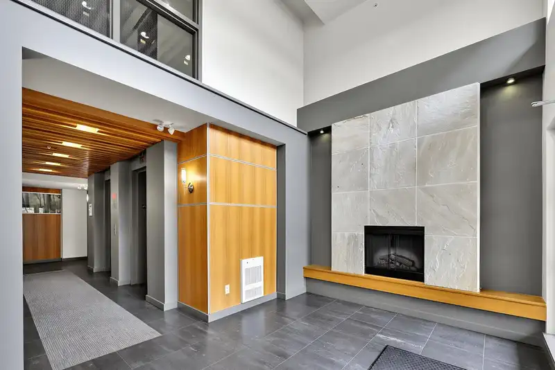 403 9339 UNIVERSITY CRESCENT - photo 4 of 25
