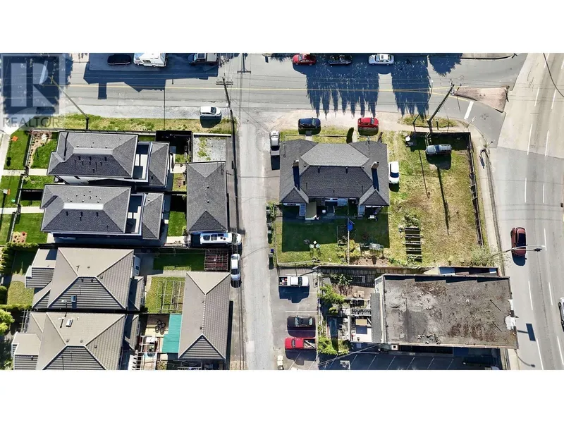 420 DELTA AVENUE - photo 4 of 4