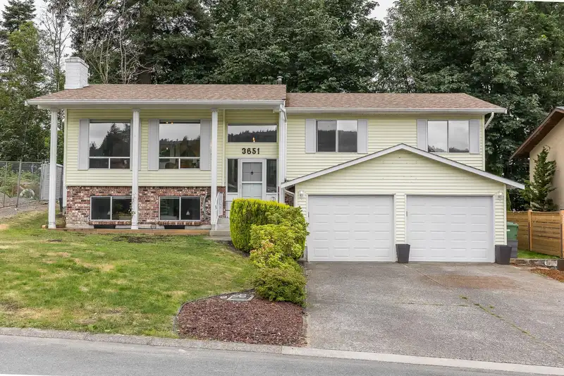 3651 BULKLEY STREET - photo 1 of 37