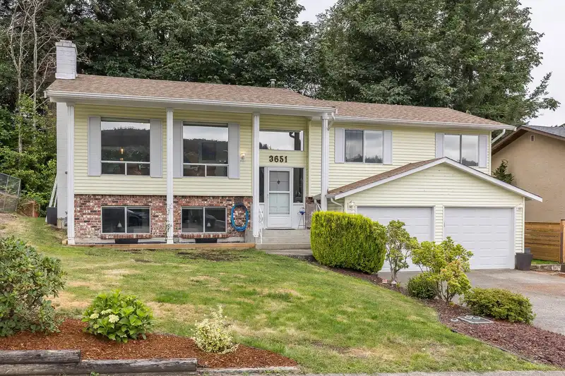 3651 BULKLEY STREET - photo 2 of 37