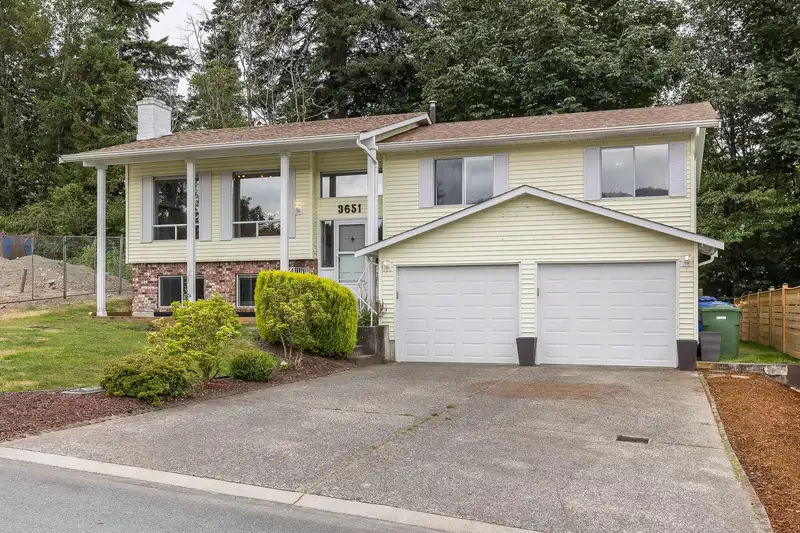 3651 BULKLEY STREET - photo 3 of 37