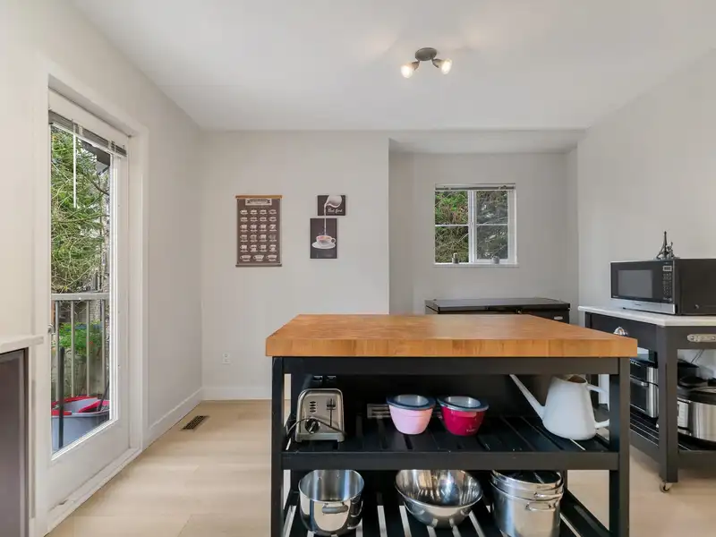 17 12738 66 AVENUE - photo 4 of 25