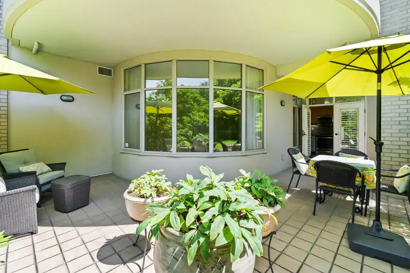 102 5850 BALSAM STREET - photo 4 of 35