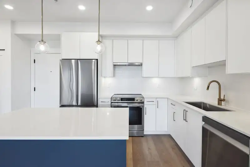 216 20282 72B AVENUE - photo 4 of 18