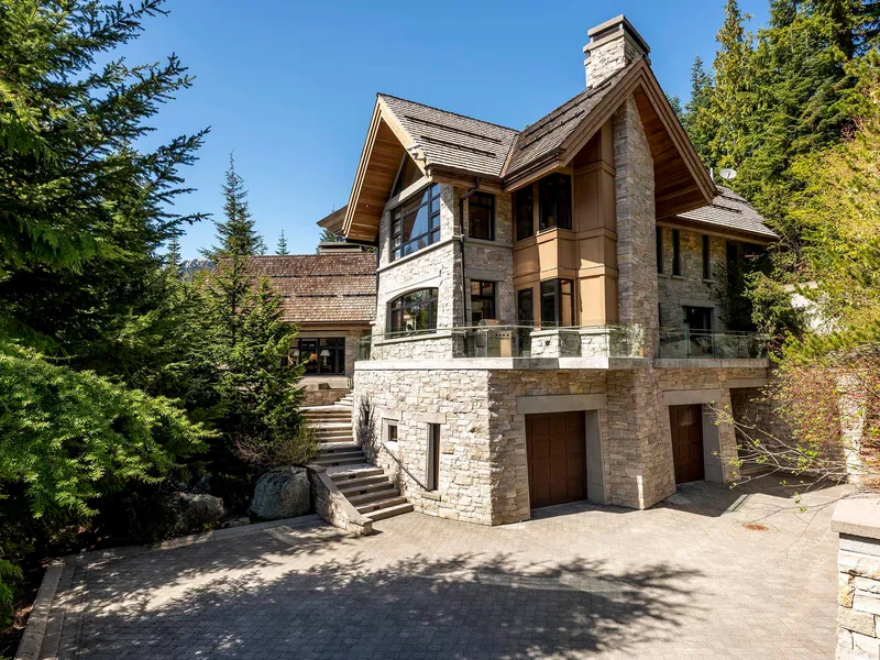 2286 NORDIC DRIVE - photo 3 of 25