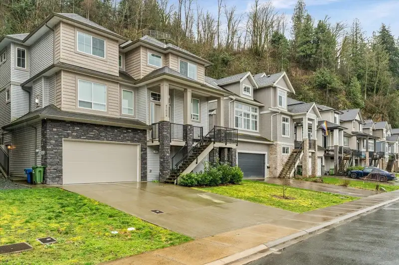 47024 QUARRY ROAD - photo 3 of 34