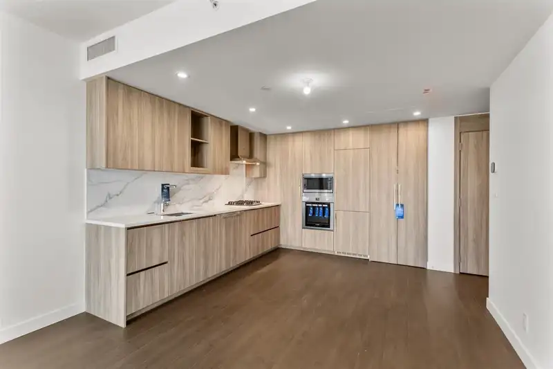 3607 13768 100 AVENUE - photo 4 of 31