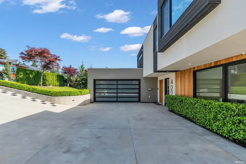 4275 CHELSEA CRESCENT - photo 4 of 38