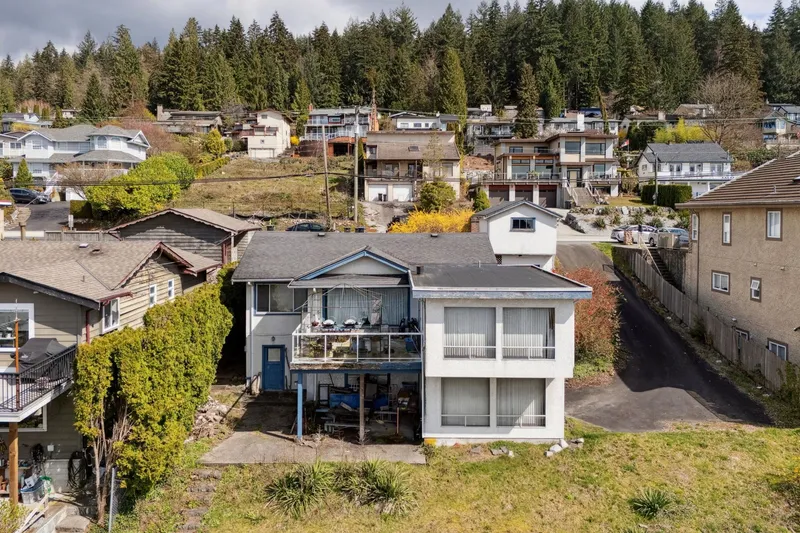 1038 IOCO ROAD - photo 2 of 18