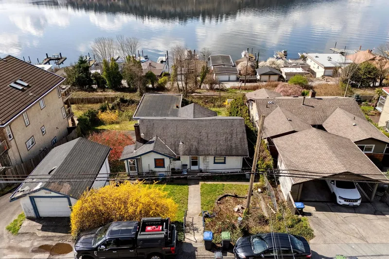 1038 IOCO ROAD - photo 4 of 18