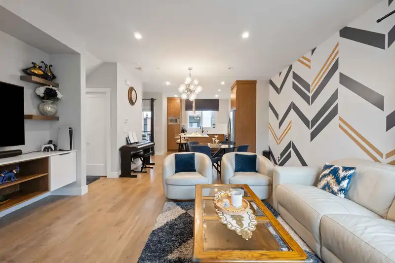 22 1639 162 STREET - photo 4 of 15