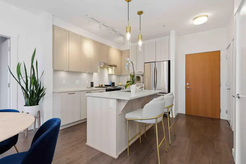 409 123 W 1ST STREET - photo 4 of 33