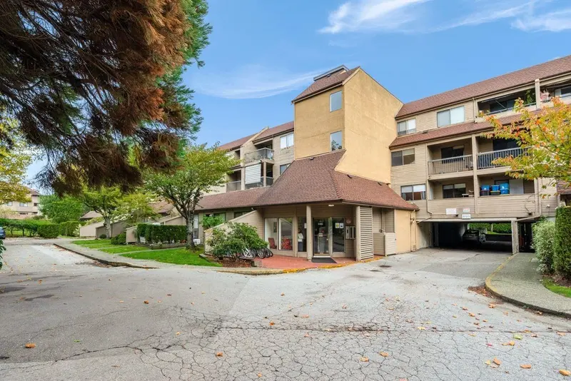 322 8120 COLONIAL DRIVE - photo 1 of 23