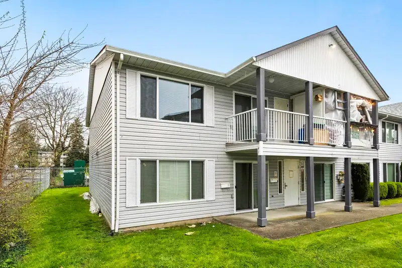 13 46260 HARFORD STREET - photo 1 of 25