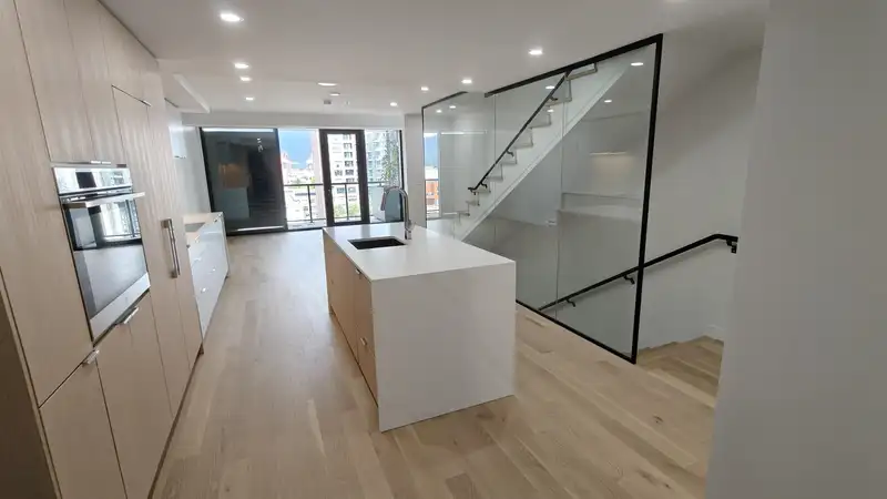 902 239 KEEFER STREET - photo 1 of 18
