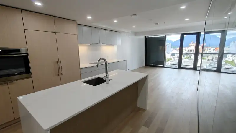 902 239 KEEFER STREET - photo 2 of 18