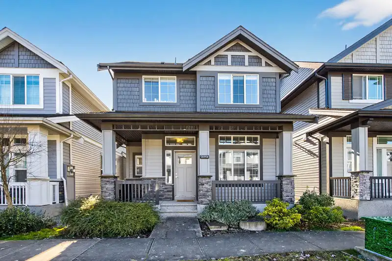 20354 82A AVENUE - photo 1 of 30