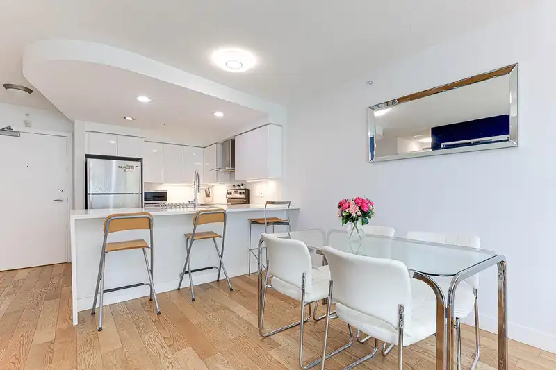 508 1008 CAMBIE STREET - photo 1 of 19