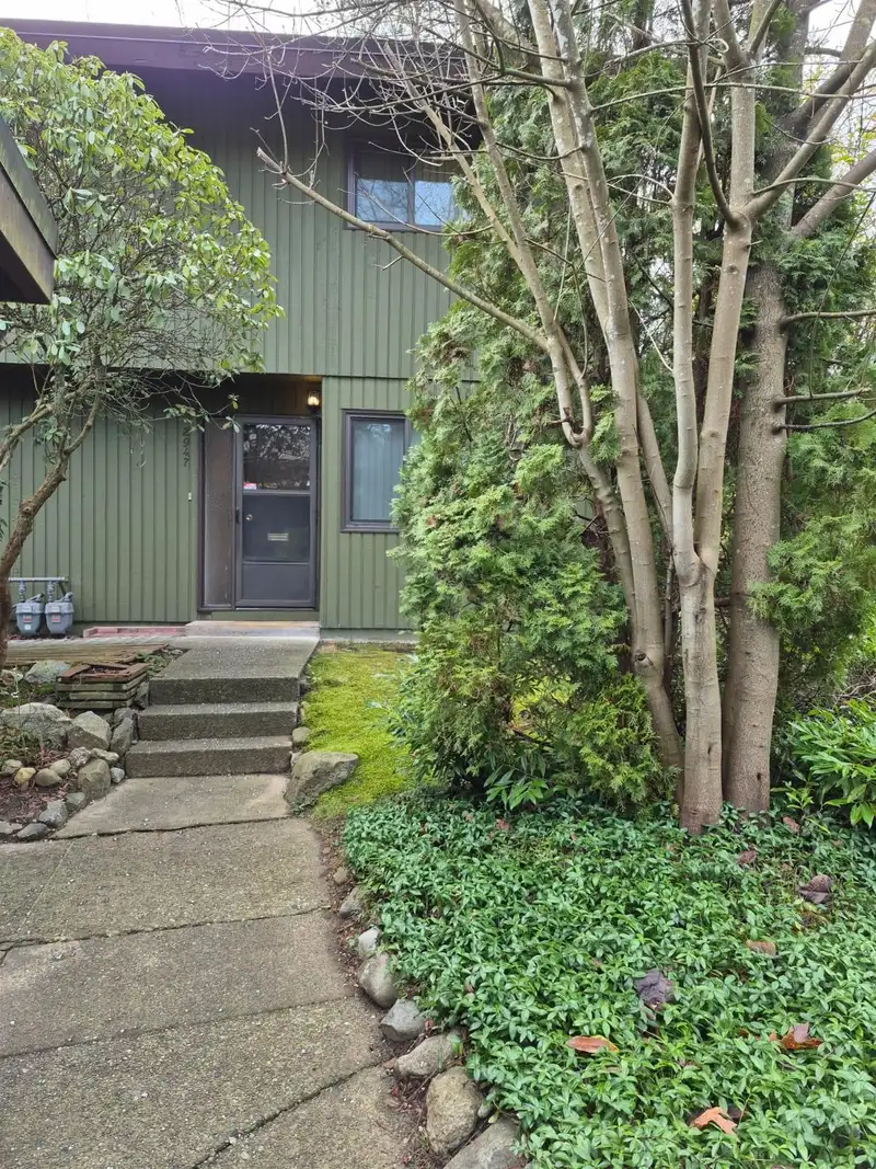 2947 MIRA PLACE - photo 4 of 21