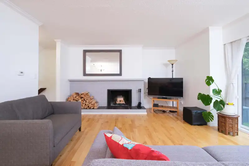829 OLD LILLOOET ROAD - photo 3 of 38