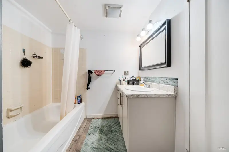 201 14925 100 AVENUE - photo 2 of 22